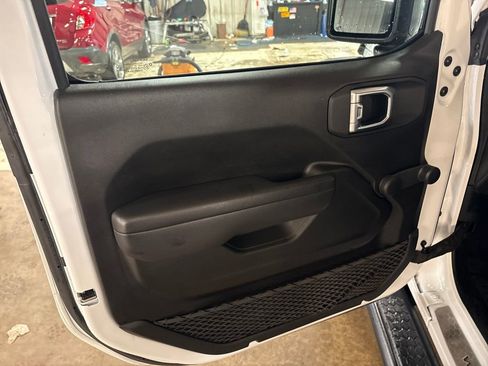 Used 2024 Jeep Wrangler Sport image 14