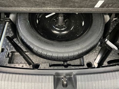 Used 2024 Volkswagen Tiguan Wolfsburg Edition image 42