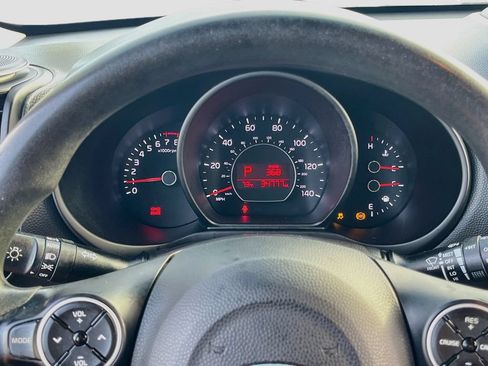 Used 2019 Kia Soul FWD image 12