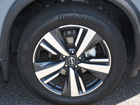 Used 2023 Nissan Rogue SL w/ SL Premium Package image 23