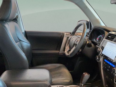 Used 2020 Toyota 4Runner Limited AWD/4WD image 34