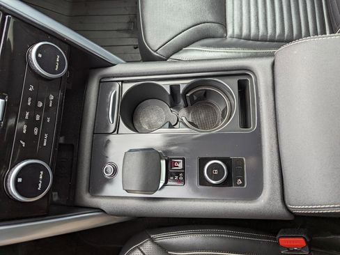 Used 2023 Land Rover Discovery S R-Dynamic image 22