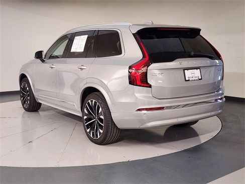 Used 2025 Volvo XC90 B5 Plus image 6