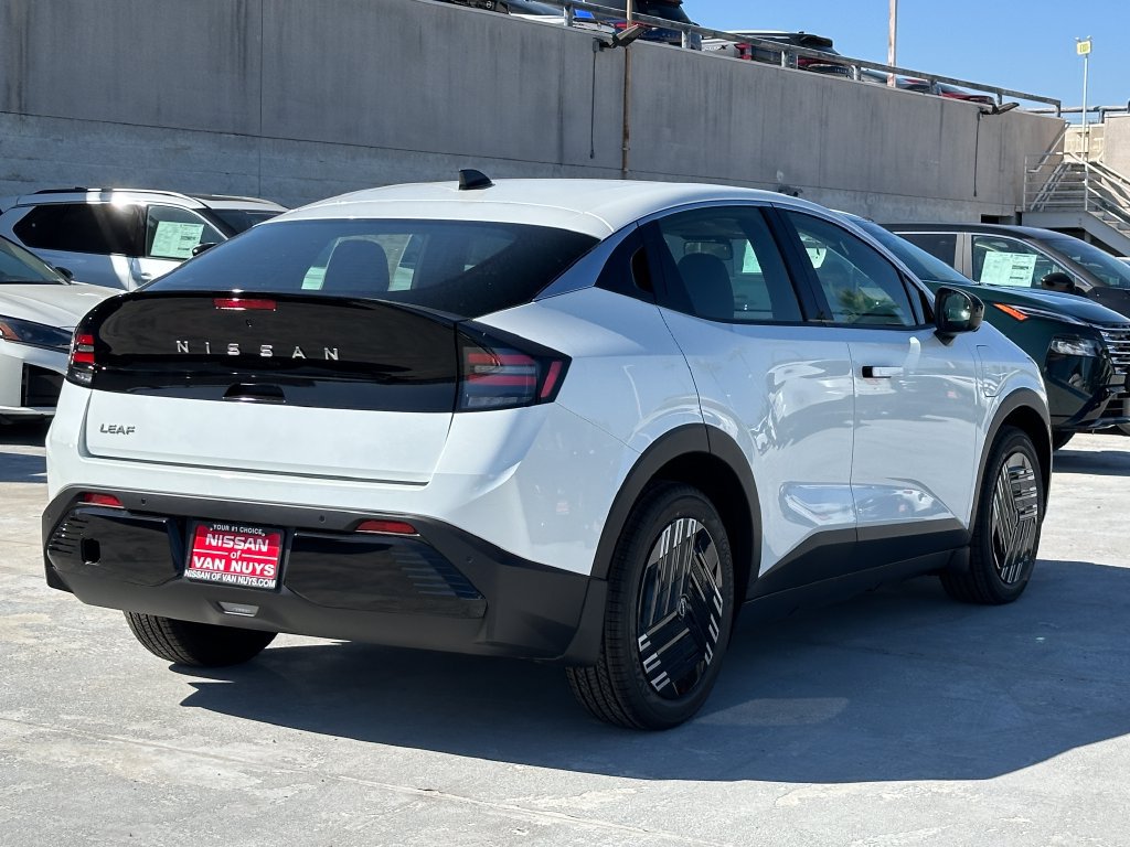 New 2026 Nissan Leaf FWD image 7