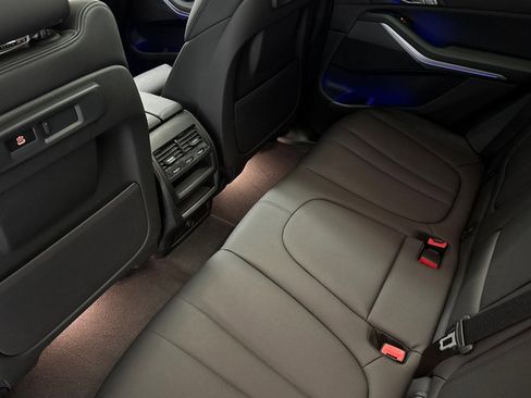 Used 2022 BMW X5 sDrive40i w/ Parking Assistance Package image 27