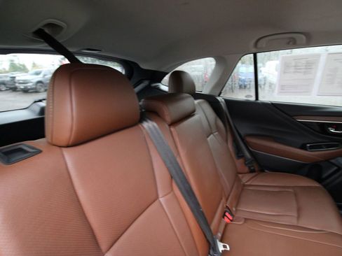 Used 2022 Subaru Outback Touring w/ Popular Package #2 image 26