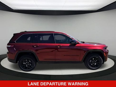 New 2026 Jeep Grand Cherokee Altitude AWD/4WD image 9