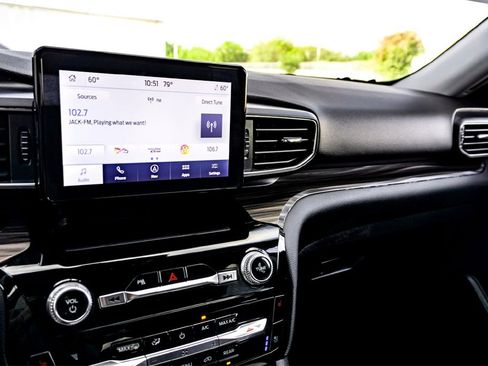 Used 2024 Ford Explorer Limited image 23