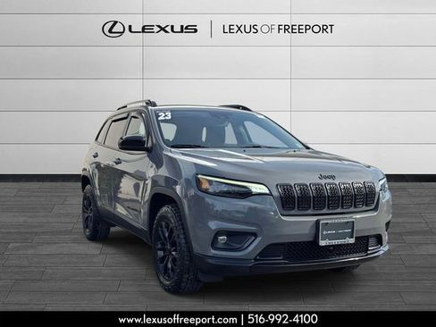 Used 2023 Jeep Cherokee Altitude Lux image 1