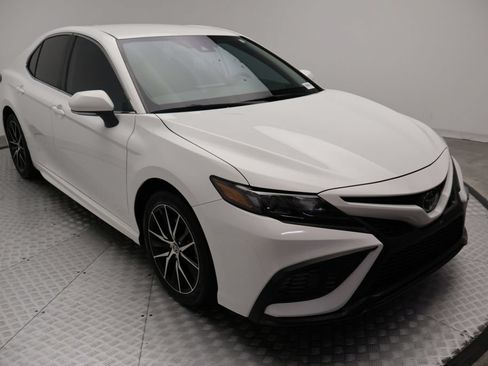 Certified 2023 Toyota Camry SE FWD image 5