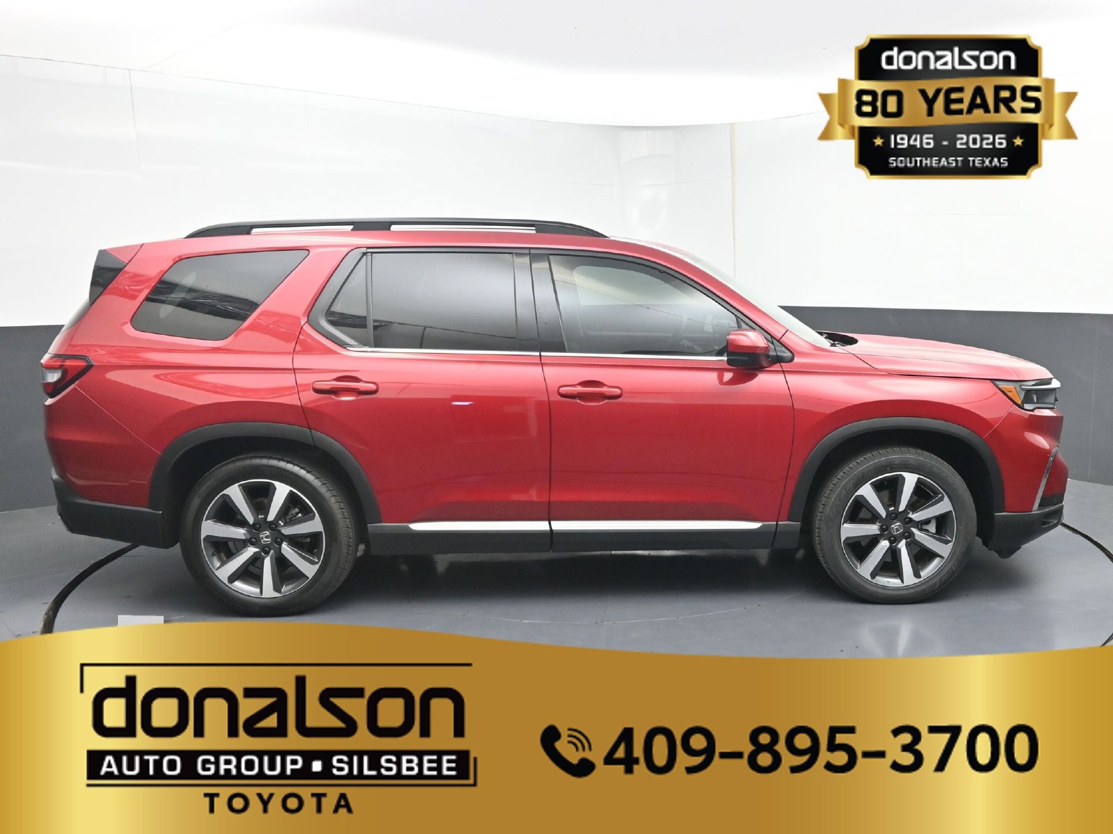 Used 2025 Honda Pilot Touring image 2