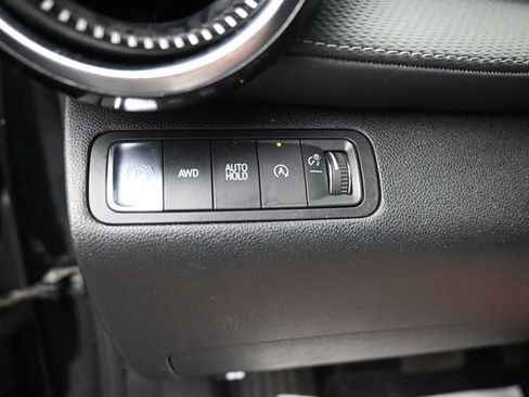 Used 2025 Chevrolet Equinox LT AWD/4WD image 14