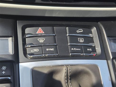 Used 2019 Porsche Macan S w/ Premium Package AWD/4WD image 33