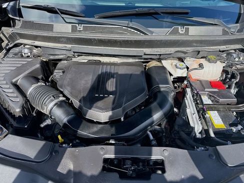 Used 2024 Chevrolet Traverse LS FWD image 28