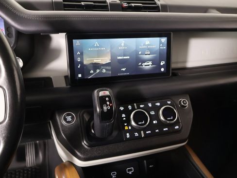 Used 2020 Land Rover Defender 110 HSE image 5
