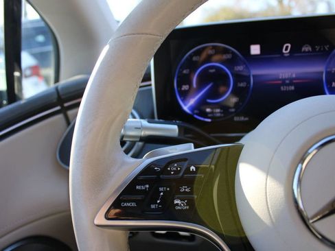 Used 2022 Mercedes-Benz EQS 450+ Sedan image 33