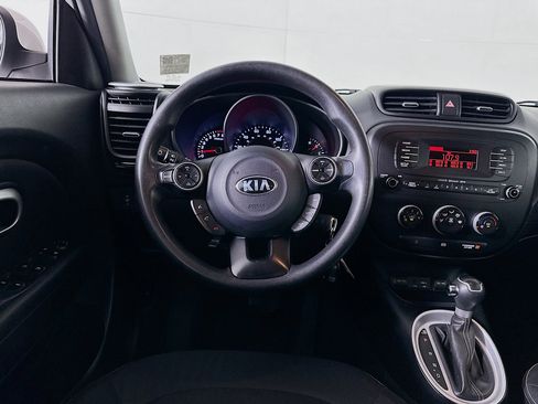 Used 2015 Kia Soul + image 17