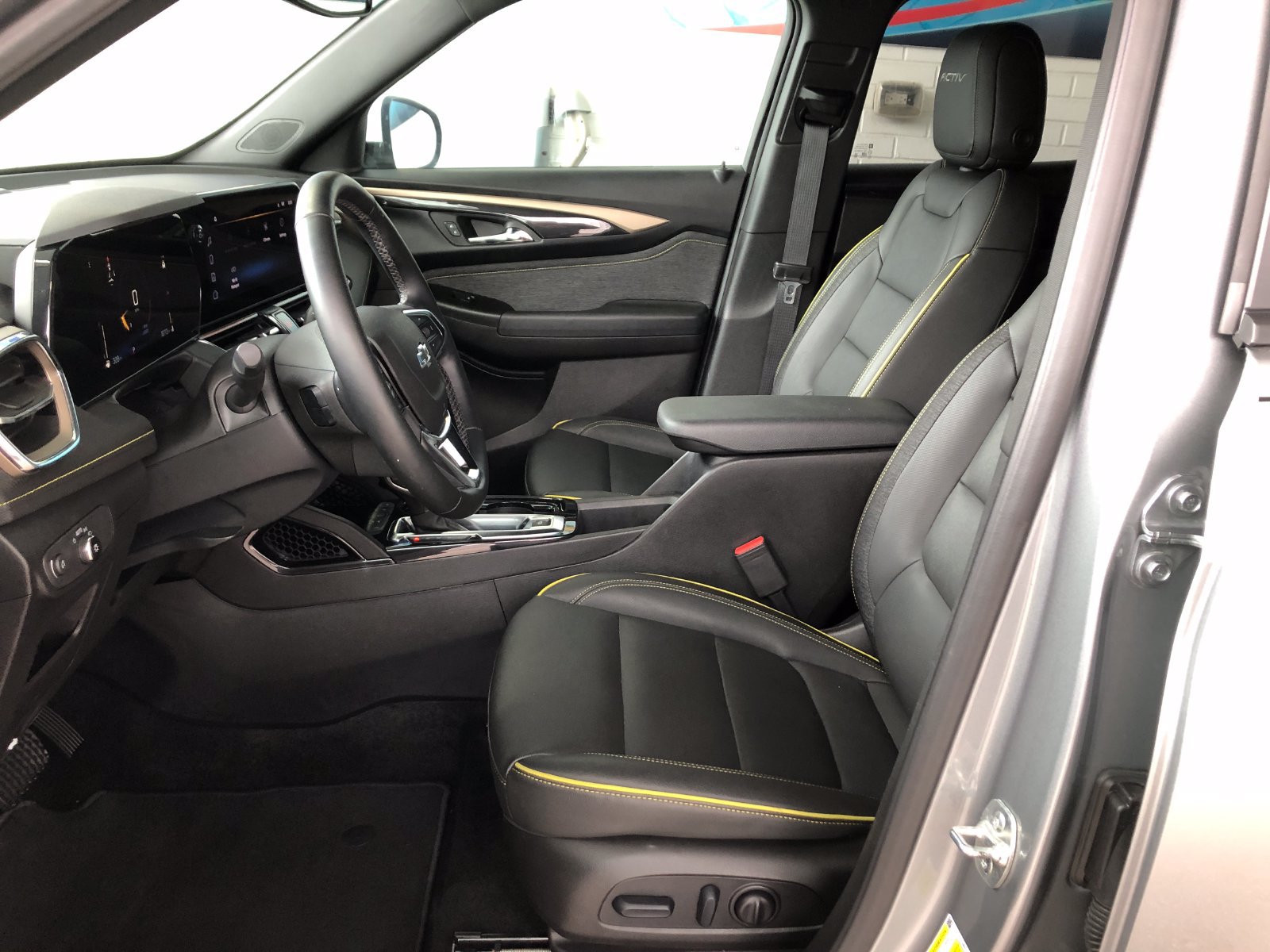 Used 2025 Chevrolet TrailBlazer ACTIV w/ Convenience Package FWD image 20