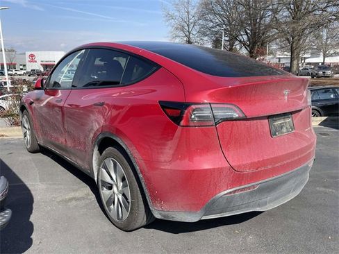 Used 2023 Tesla Model Y Long Range image 2