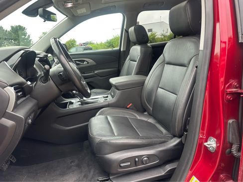 Used 2019 Chevrolet Traverse RS w/ LPO, Floor Liner Package AWD/4WD image 10