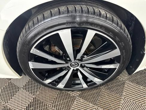 Used 2020 Nissan Altima 2.5 SR w/ Premium Package FWD image 31