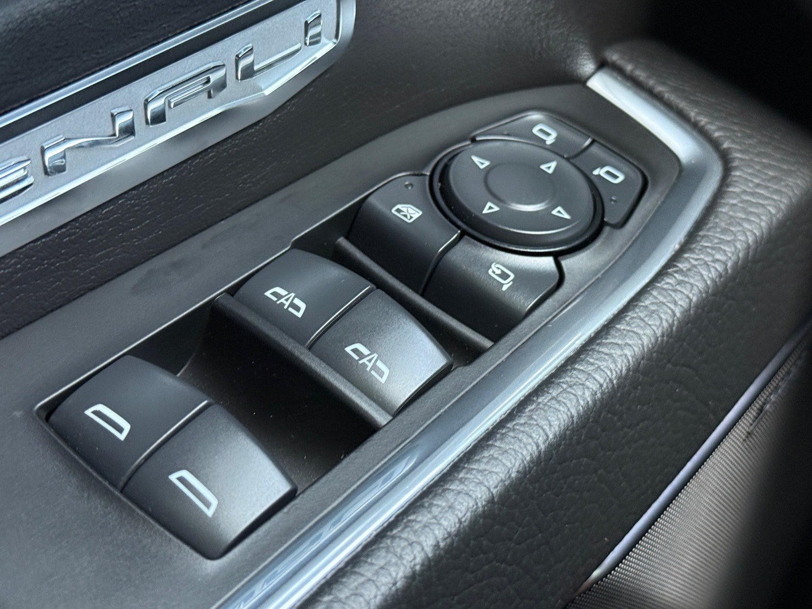 Used 2025 GMC Sierra 1500 Denali AWD/4WD image 15