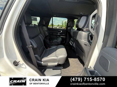 Used 2026 Ford Expedition Platinum w/ Stealth Performance Package AWD/4WD image 32