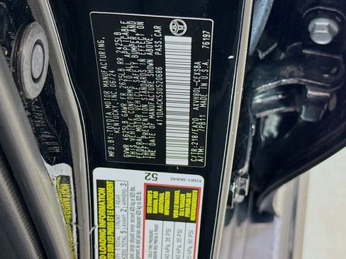 Used 2025 Toyota Camry SE image 27