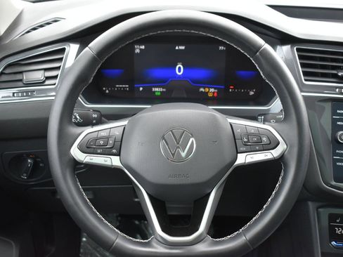 Used 2023 Volkswagen Tiguan SE w/ Panoramic Sunroof Package FWD image 14