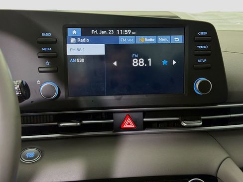 Used 2025 Hyundai Elantra Sport image 15