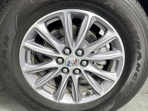 Used 2024 Buick Enclave Premium image 37