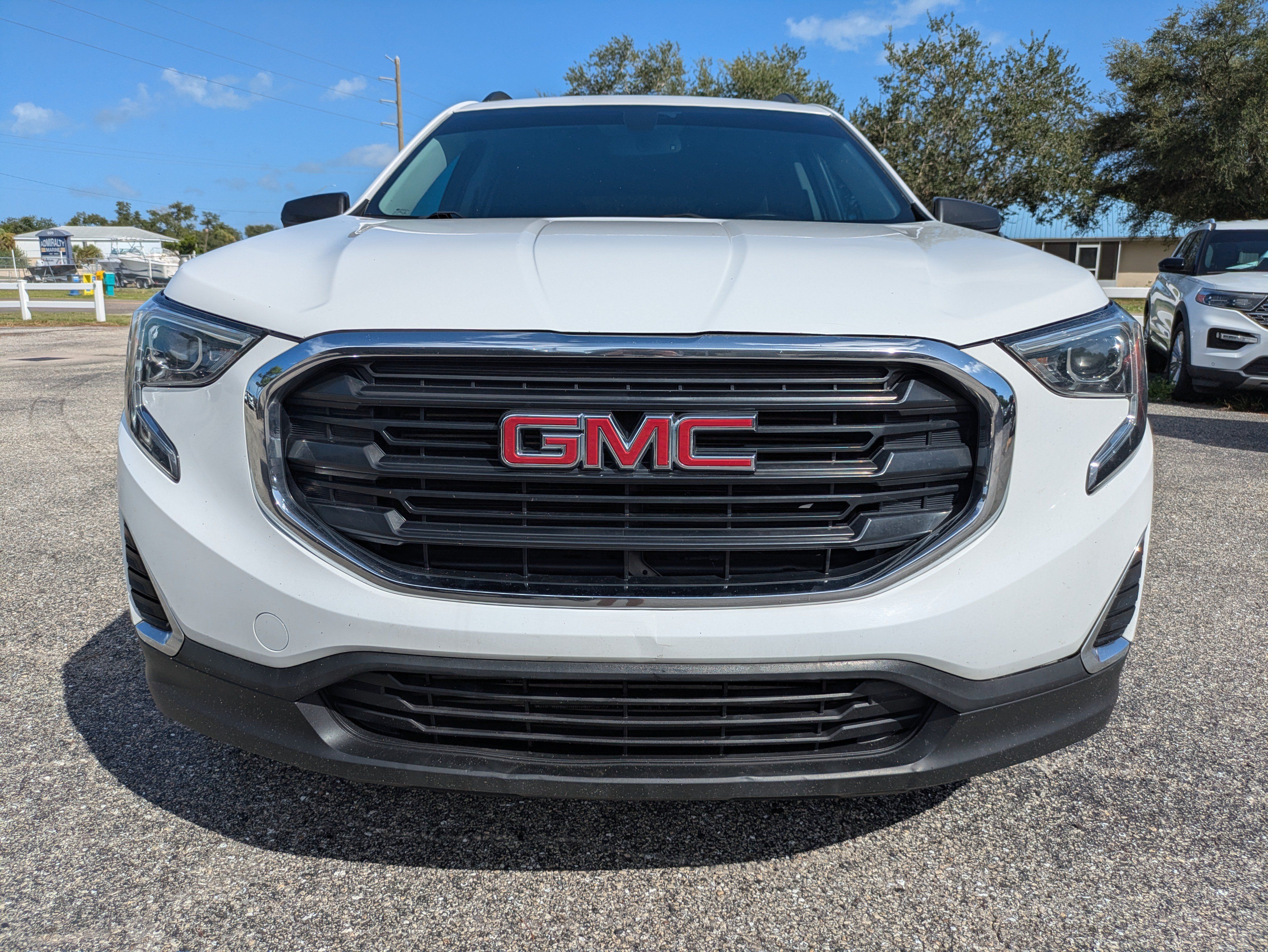 Used 2018 GMC Terrain SLE w/ Driver Convenience Package FWD image 9