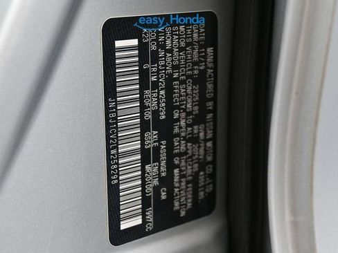 Used 2020 Nissan Rogue Sport S image 17