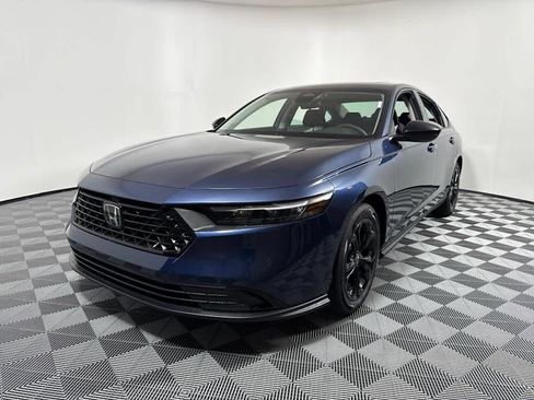 New 2025 Honda Accord SE image 1