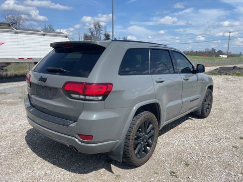 Used 2020 Jeep Grand Cherokee Altitude image 6