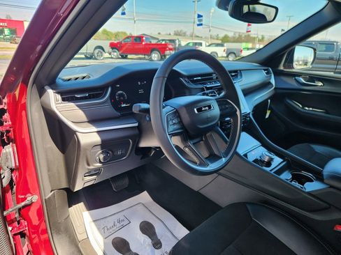 Used 2024 Jeep Grand Cherokee L Altitude AWD/4WD image 29