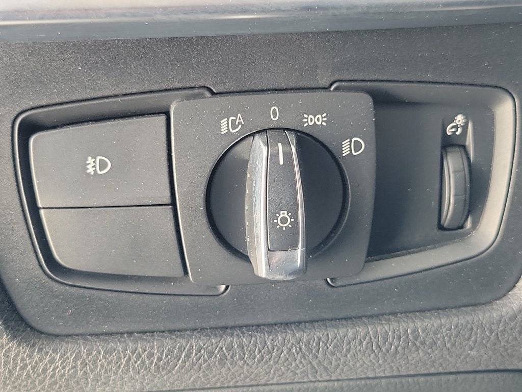 Used 2018 BMW 330i xDrive Sedan AWD/4WD image 19