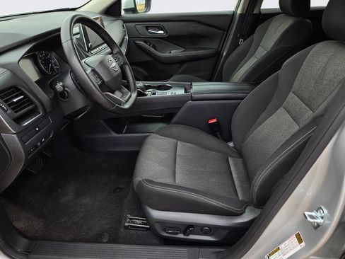 Used 2025 Nissan Rogue SV FWD image 31