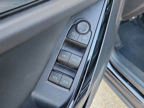 Used 2025 Chevrolet Equinox LT image 13