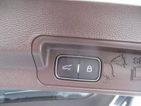 Used 2023 Ford Explorer King Ranch w/ Technology Package image 6