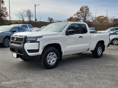 New 2026 Nissan Frontier S image 2