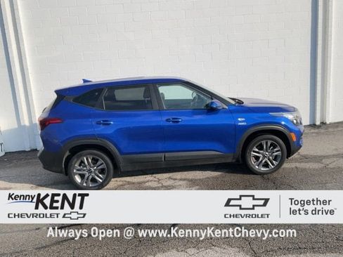 Used 2023 Kia Seltos LX image 3