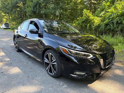 Used 2023 Nissan Sentra SR w/ SR Premium Package FWD image 2