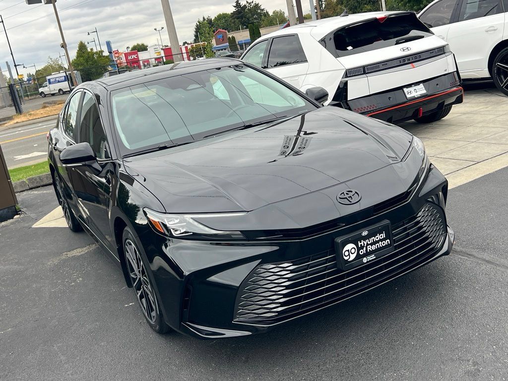 Used 2025 Toyota Camry XLE w/ Premium Package AWD/4WD image 5