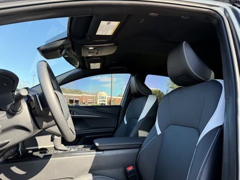 Used 2025 Toyota Camry SE image 28