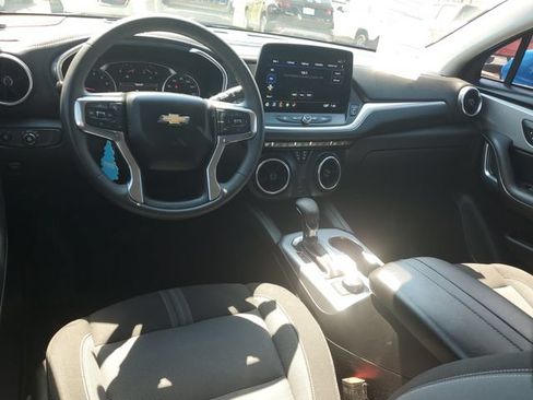 Used 2024 Chevrolet Blazer LT w/ LPO, Floor Liner Package FWD image 9