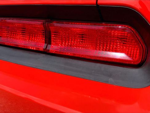 Used 2009 Dodge Challenger SRT8 w/ SRT Option Group II RWD image 28