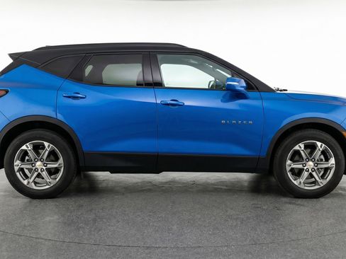 Used 2025 Chevrolet Blazer LT image 11