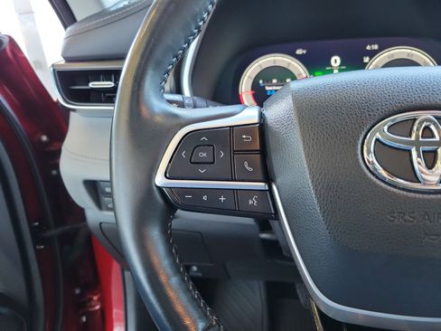 Used 2023 Toyota Highlander Limited image 17