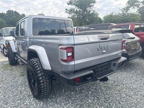 Used 2020 Jeep Gladiator Overland w/ LED Lighting Group AWD/4WD image 4